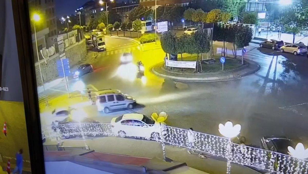 Güngören'de ehliyetsiz sürücü yayaya çarptı