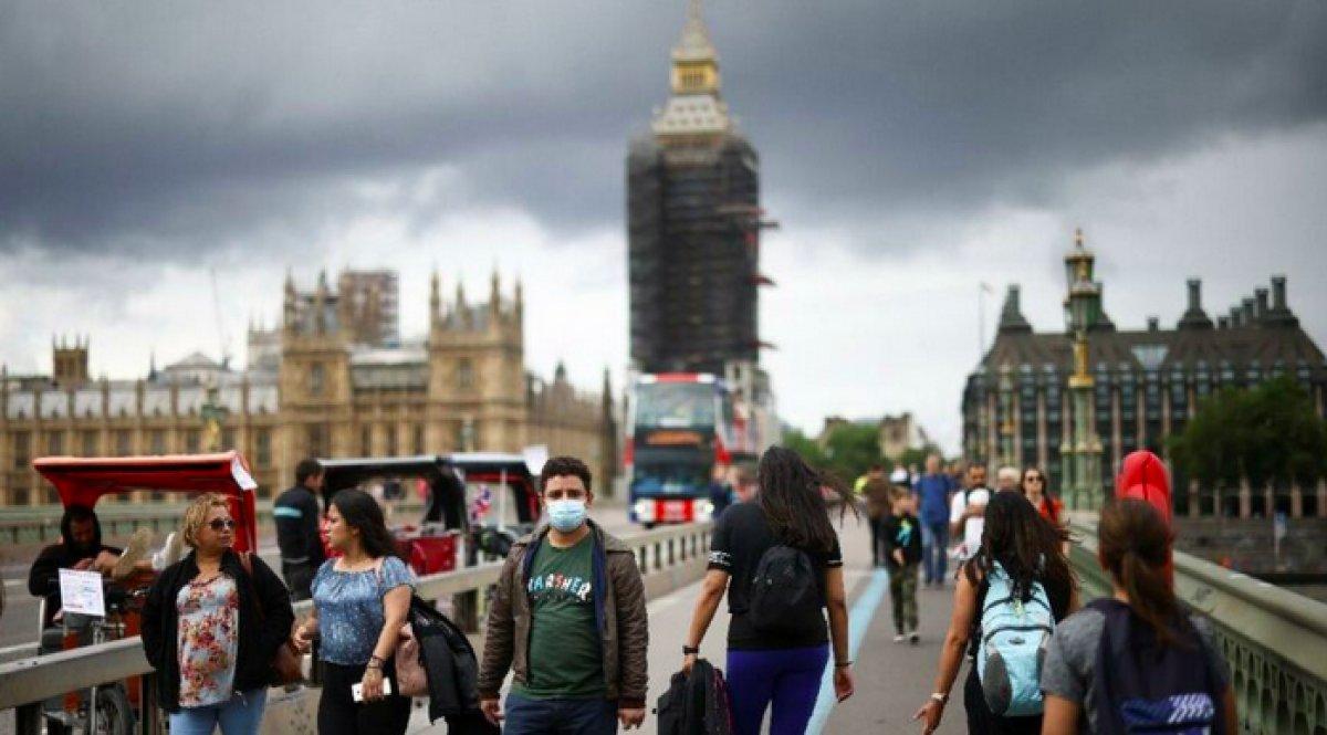 İngiltere'de günlük koronavirüs vaka sayısı 40 bini aştı