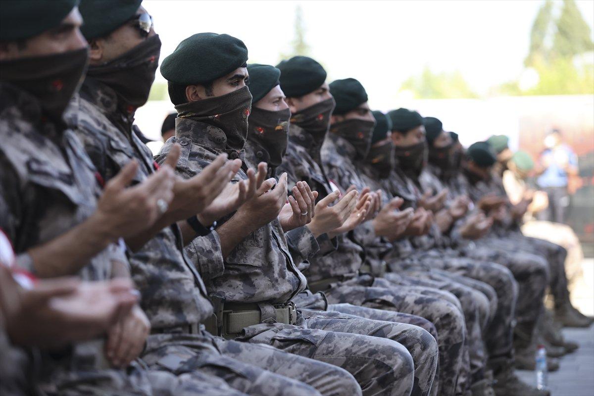 Darbecilerin vurduğu Ankara İl Emniyet Müdürlüğü'nde tören