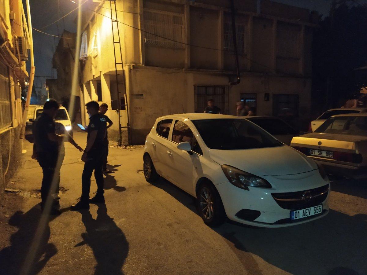 Adana'da polisin yanında havaya ateş açanlar yakalandı