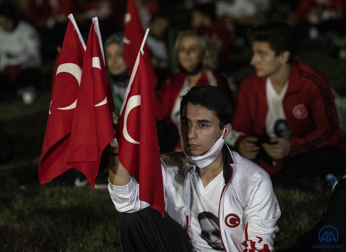 TBMM'de milli sporcuların demokrasi nöbeti