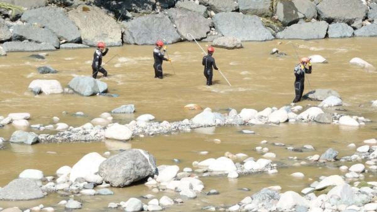Rize'de sel felaketinde kaybolan iki kişi aranıyor