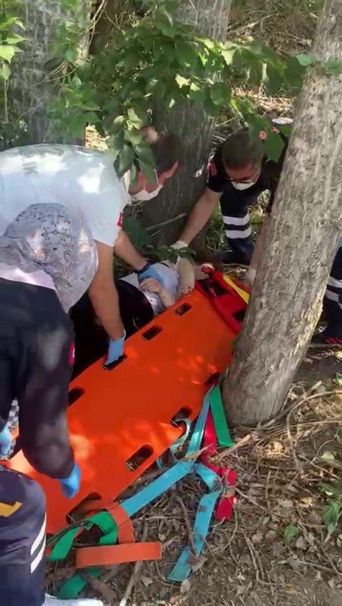 Çorum'da kontrolden çıkan otomobil takla attı