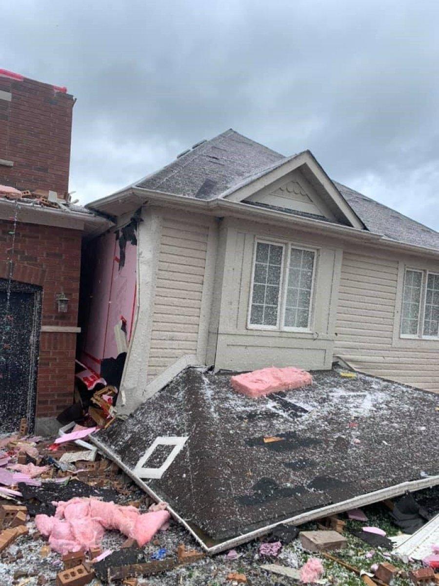 Kanada’da kasırga hayatı felç etti