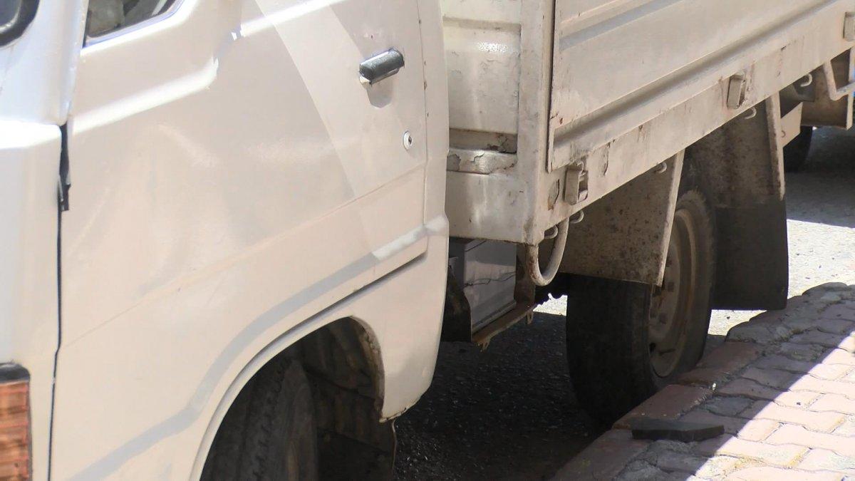 Esenyurt’ta 10 dakikada akü, cep telefonu, cüzdan çalan hırsız kamerada