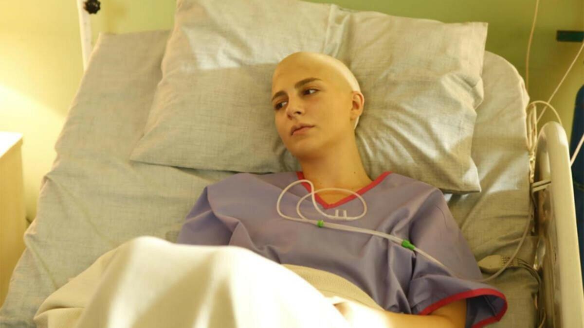 Naz Çağla Irmak yeni filmi için saçlarını kazıttı