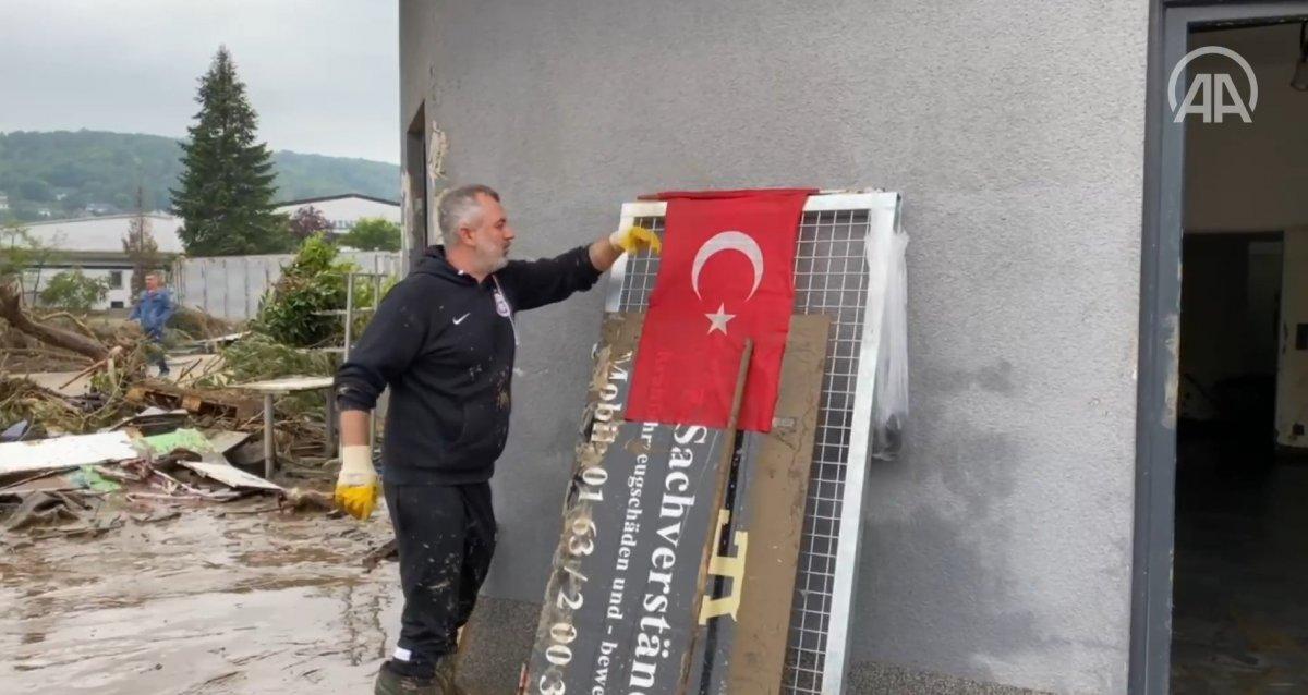 Almanya’da selden etkilenen Türkler: Dua etmekten başka çaremiz yoktu