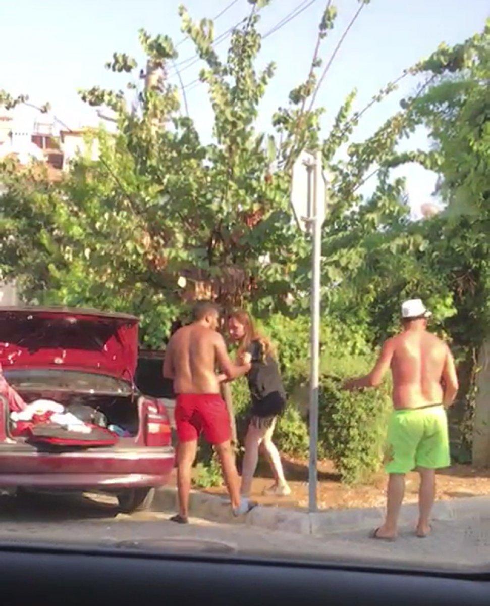 Muğla’da yeni evli çiftin sokak ortasındaki kavgası