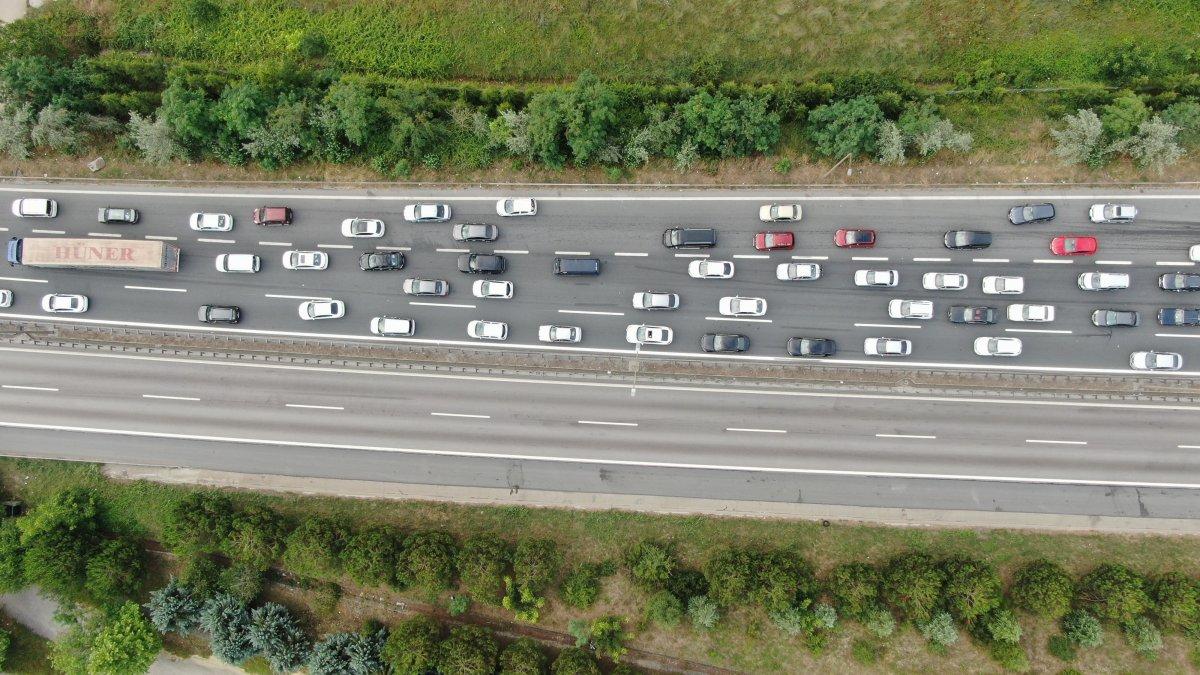 9 günlük bayram tatili başladı: TEM’de yoğunluk var