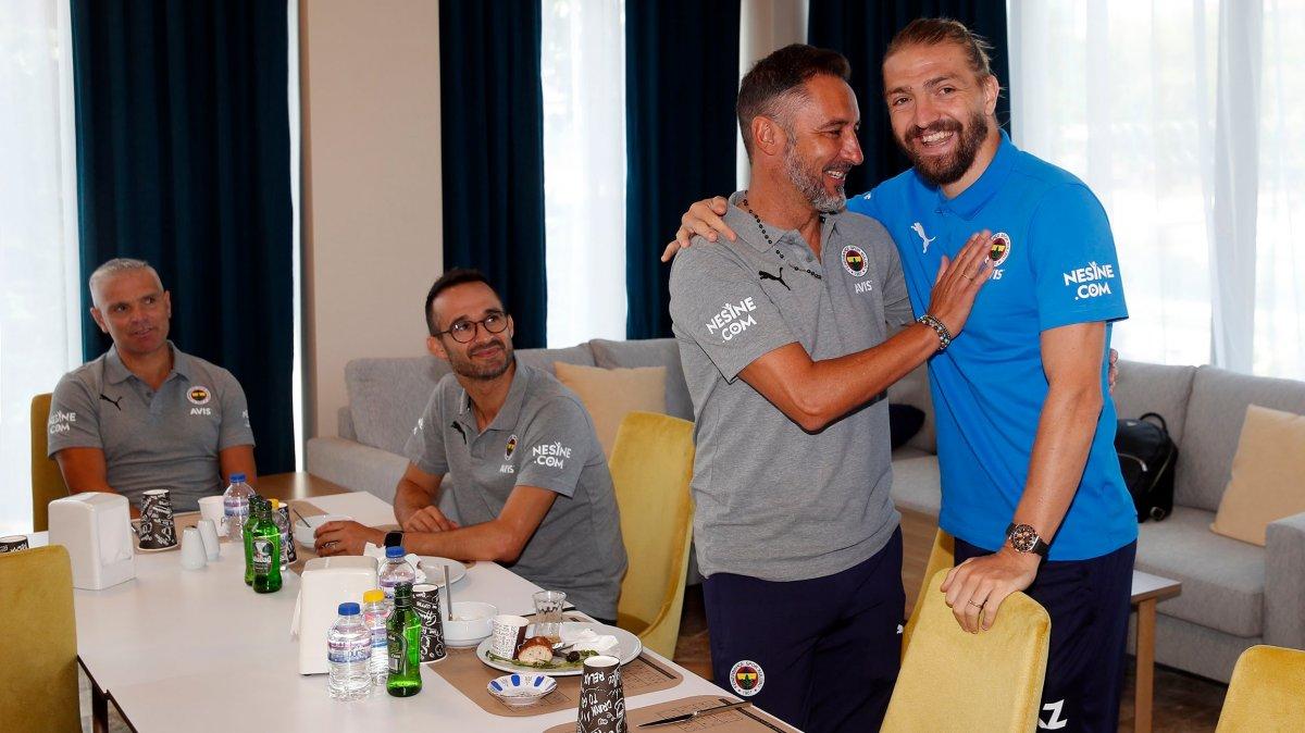 Fenerbahçe'de Caner Erkin takıma ağabeylik yapacak