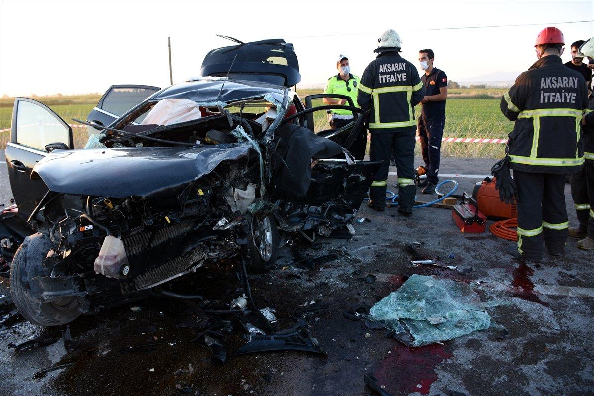 Aksaray'da gurbetçinin aracı konvoydaki araçlarla çarpıştı: 2 ölü 6 yaralı