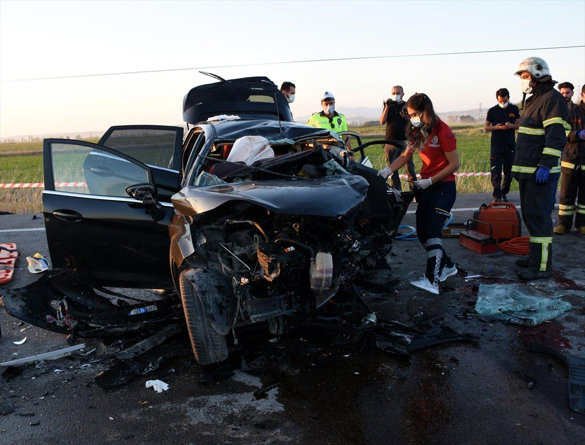 Aksaray'da gurbetçinin aracı konvoydaki araçlarla çarpıştı: 2 ölü 6 yaralı