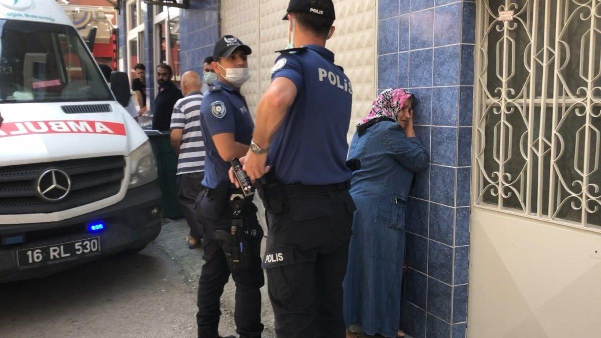 Bursa’da uzaklaştırma kararı aldıran dayısının evini bastı