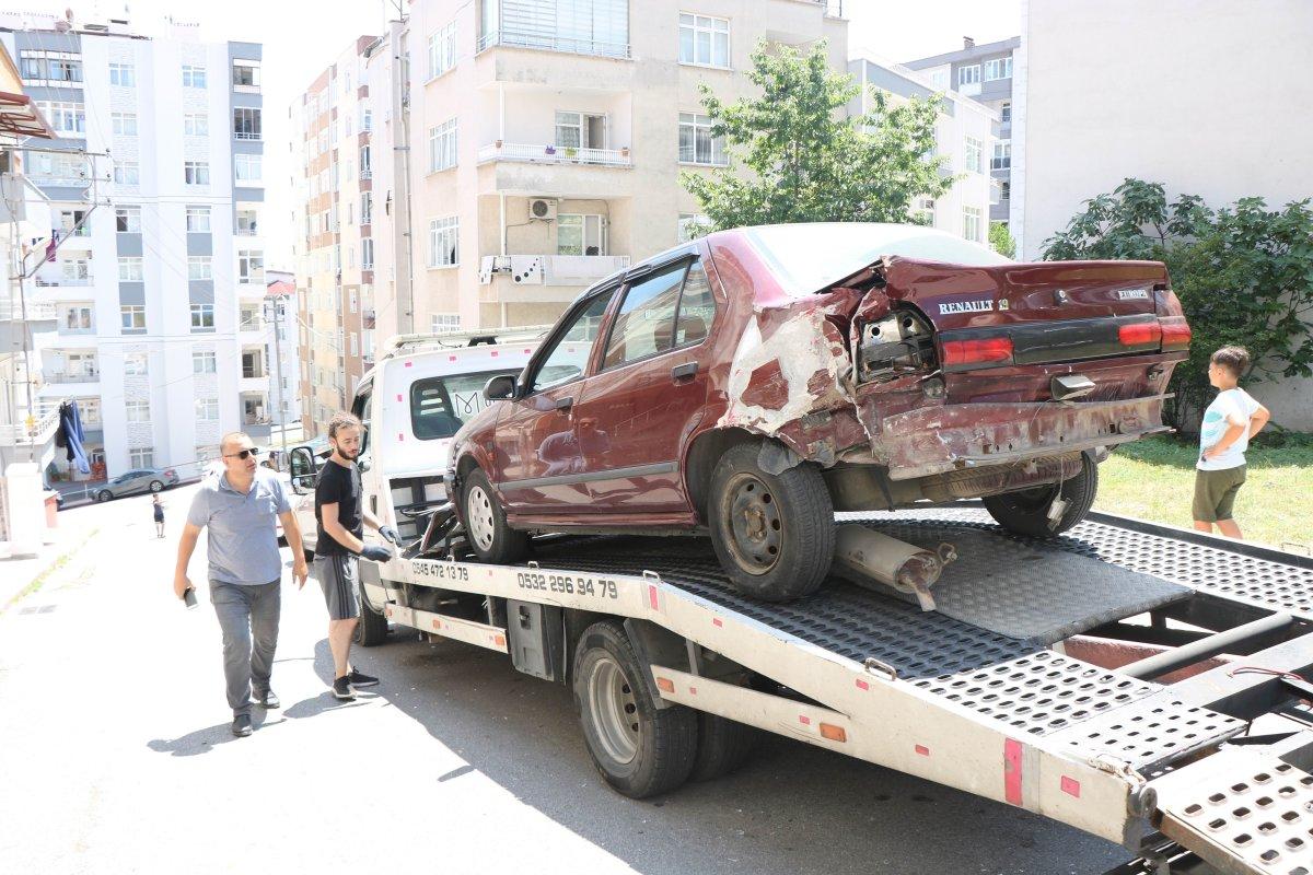 Samsun’da 10 araca çarpıp kaçtı