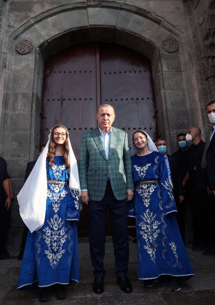 Cumhurbaşkanı Erdoğan, Erzurum'da gençlerle buluştu