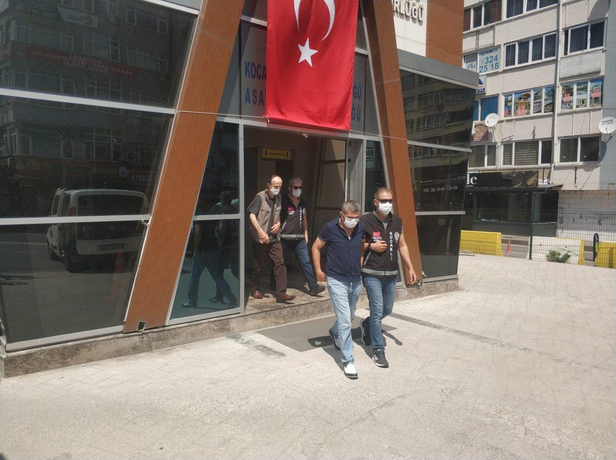 Kocaeli’de ‘Amca yeleğin kirlenmiş’ diyerek altınlarını çaldılar