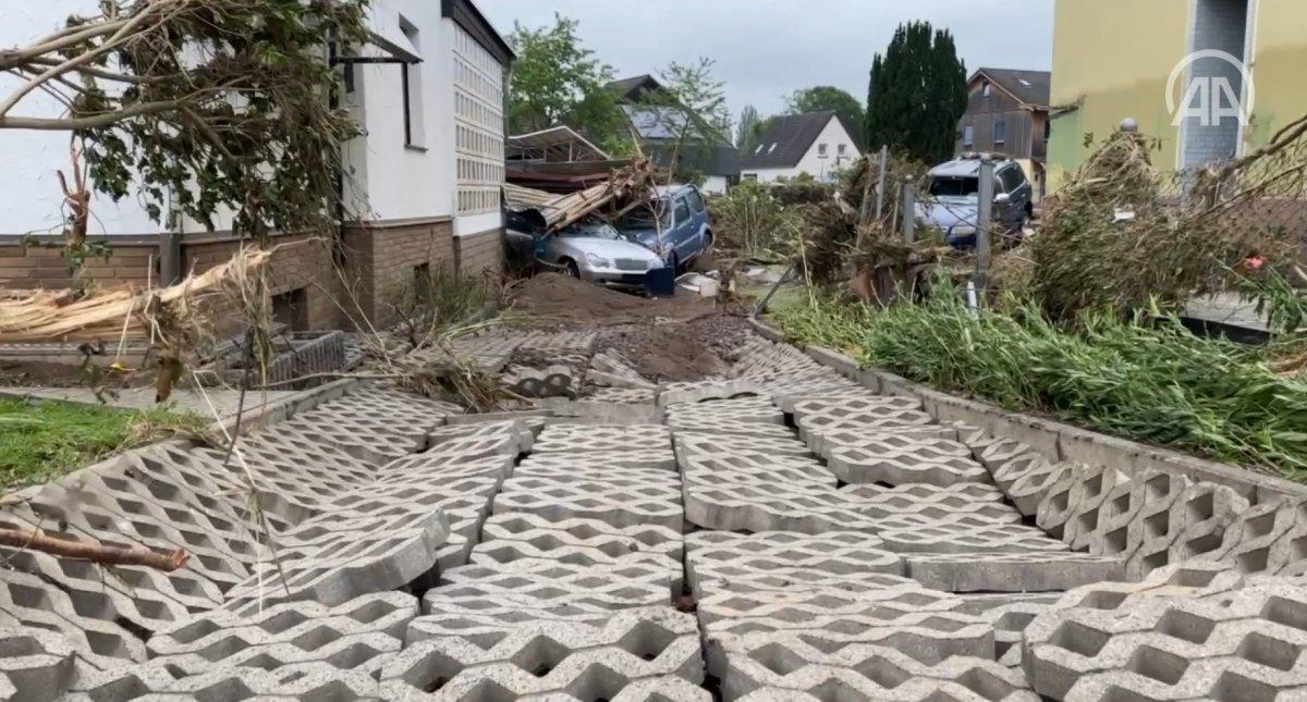 Almanya’da selden etkilenen Türkler: Dua etmekten başka çaremiz yoktu