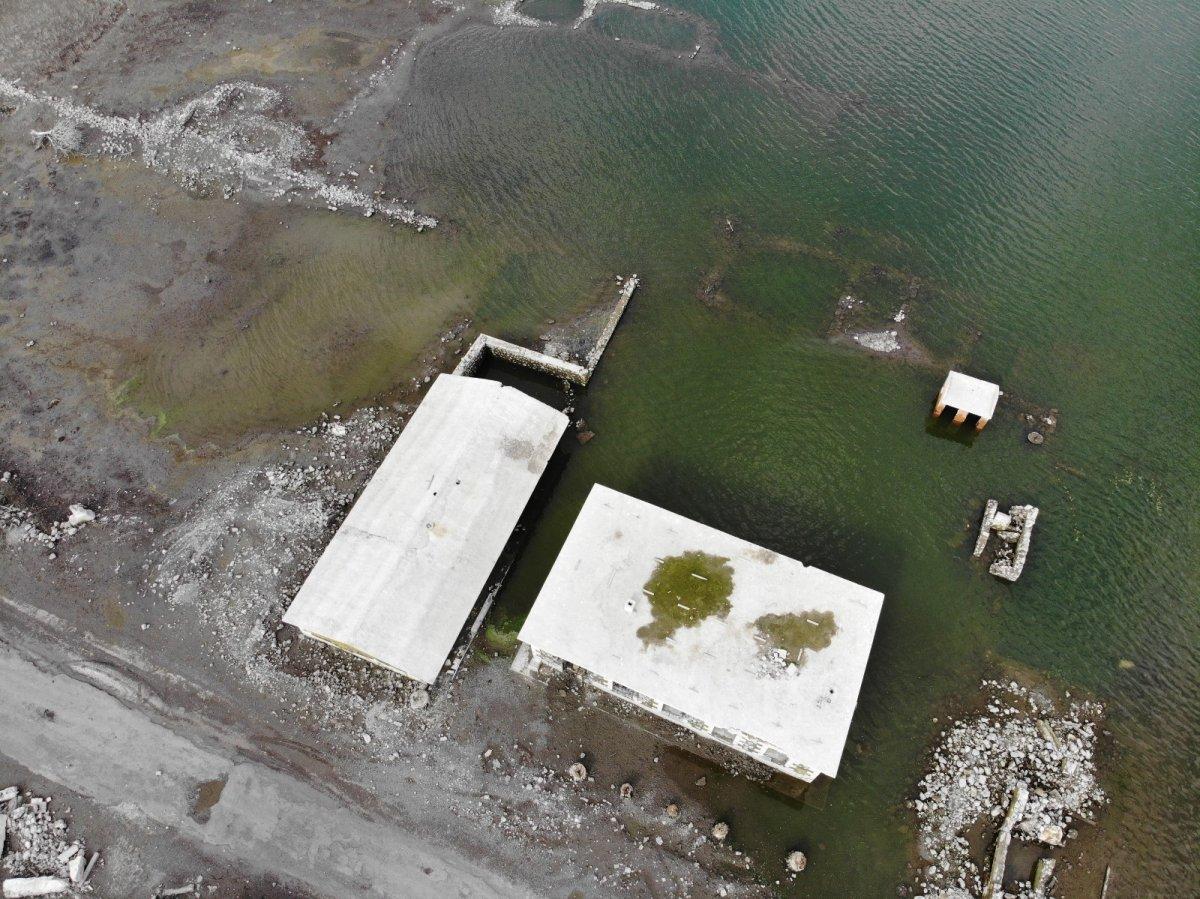 Kars Baraj Gölü suları çekilince köy ortaya çıktı