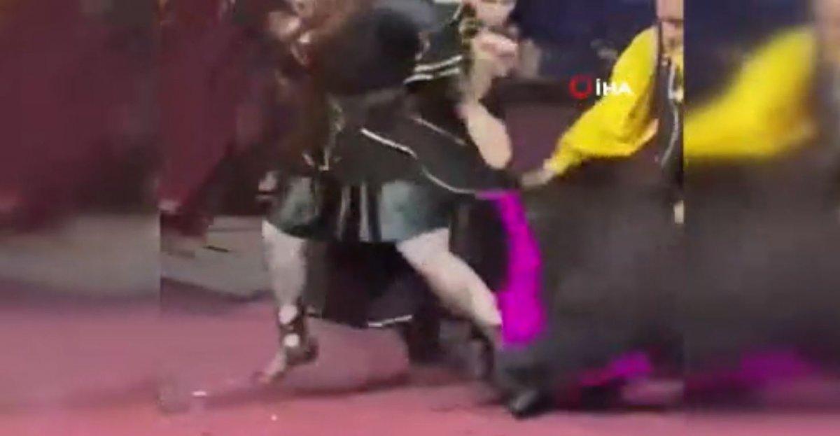 Rusya’da sirkteki ayı, terbiyecisine saldırdı