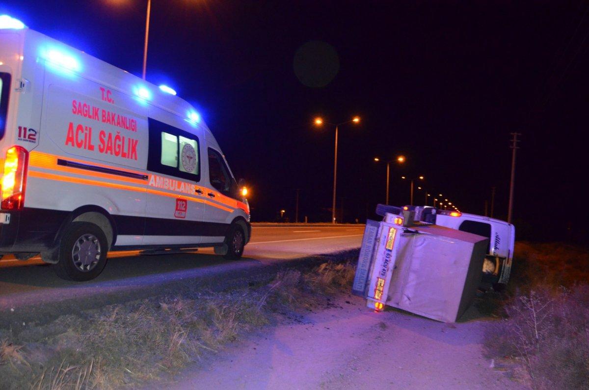 Aksaray'da tarım işçilerini taşıyan minibüs şarampole devrildi