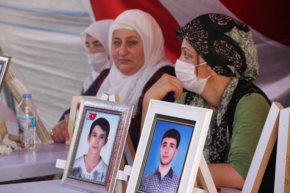 Diyarbakır'da bayram öncesi evlat nöbeti devam ediyor