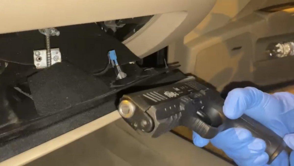 Beşiktaş’ta zırhlı aracın gizli bölmesinden silah ve kokain çıktı