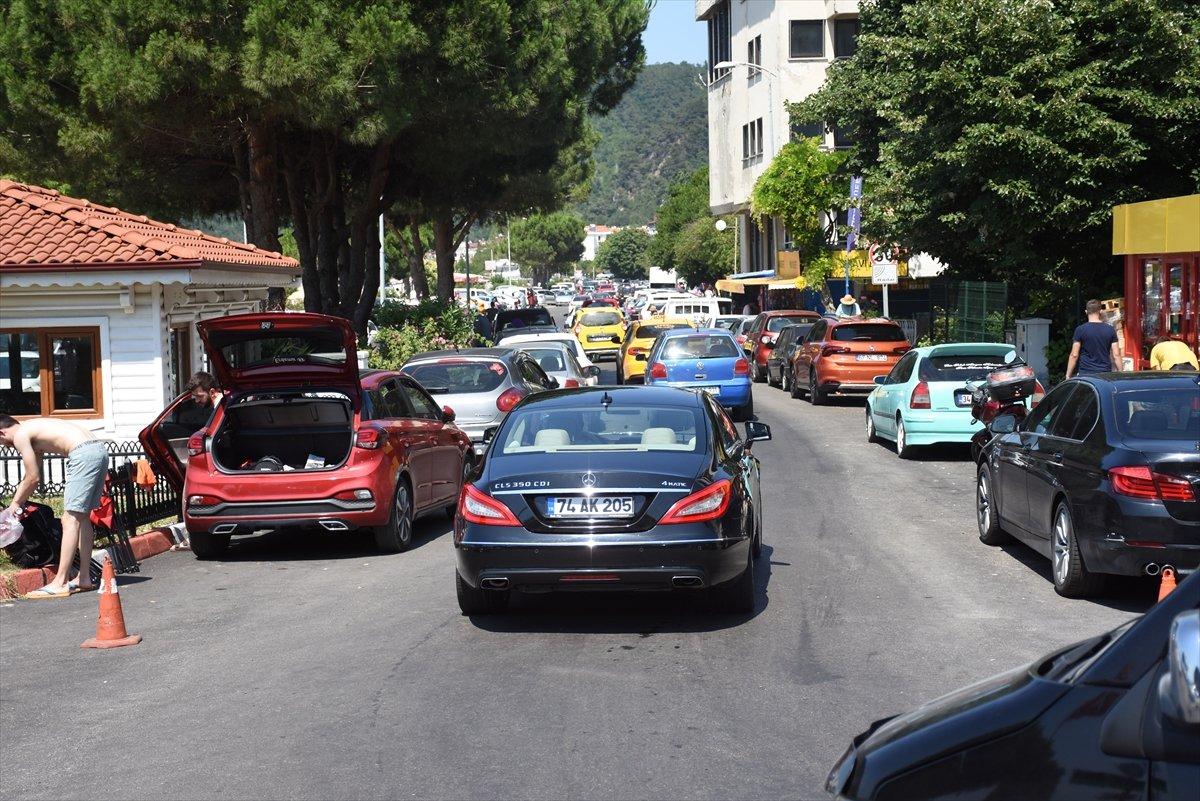 Tatil beldelerine akın akın göç devam ediyor