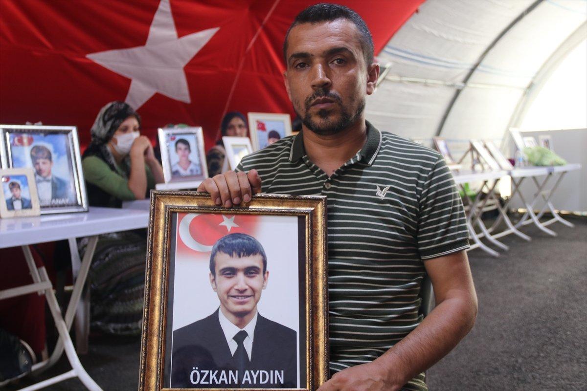 Diyarbakır'da bayram öncesi evlat nöbeti devam ediyor