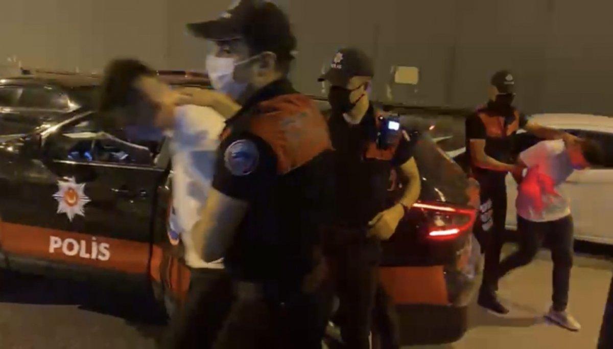 Beşiktaş’ta zırhlı aracın gizli bölmesinden silah ve kokain çıktı