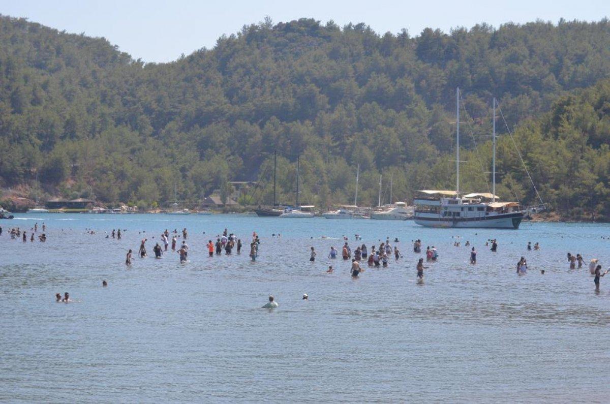 Kızkumu yerli ve yabancı turistlerin akınına uğradı