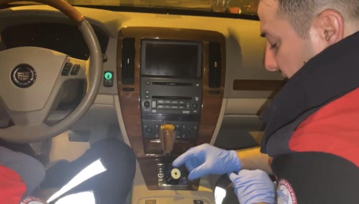 Beşiktaş’ta zırhlı aracın gizli bölmesinden silah ve kokain çıktı