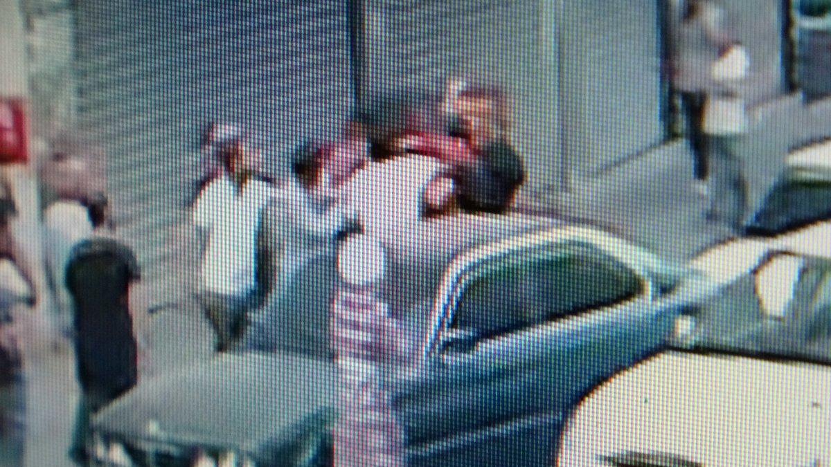 Diyarbakır’da genç kızı sokak ortasında öldüresiye dövdü