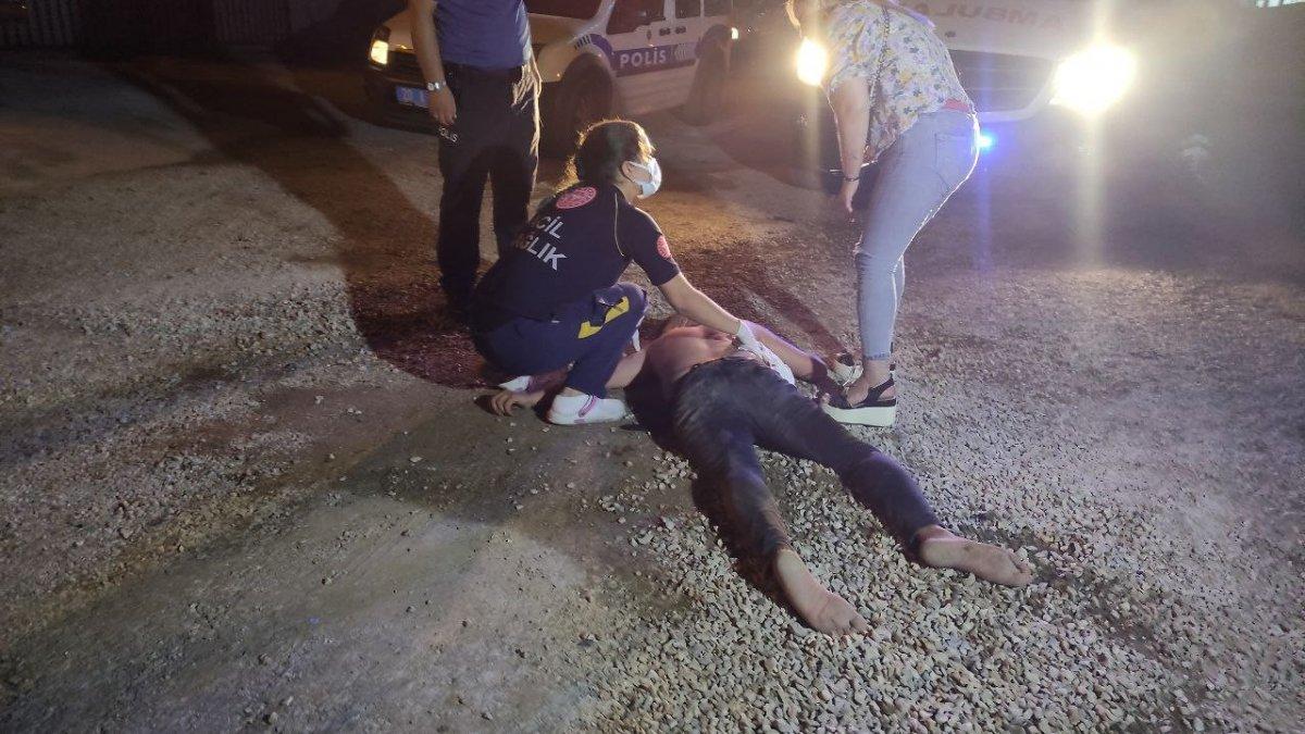 Denizli’de iş yerine arabayla daldıktan sonra bıçakla saldırdı