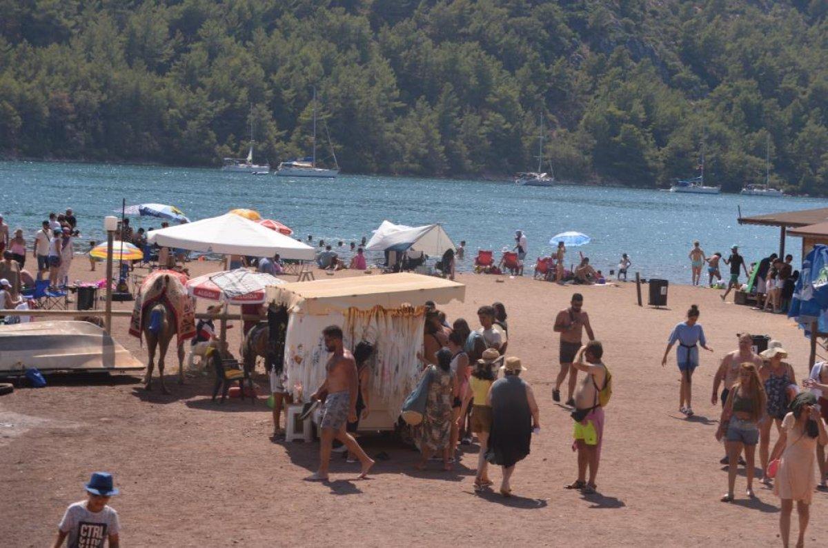 Kızkumu yerli ve yabancı turistlerin akınına uğradı