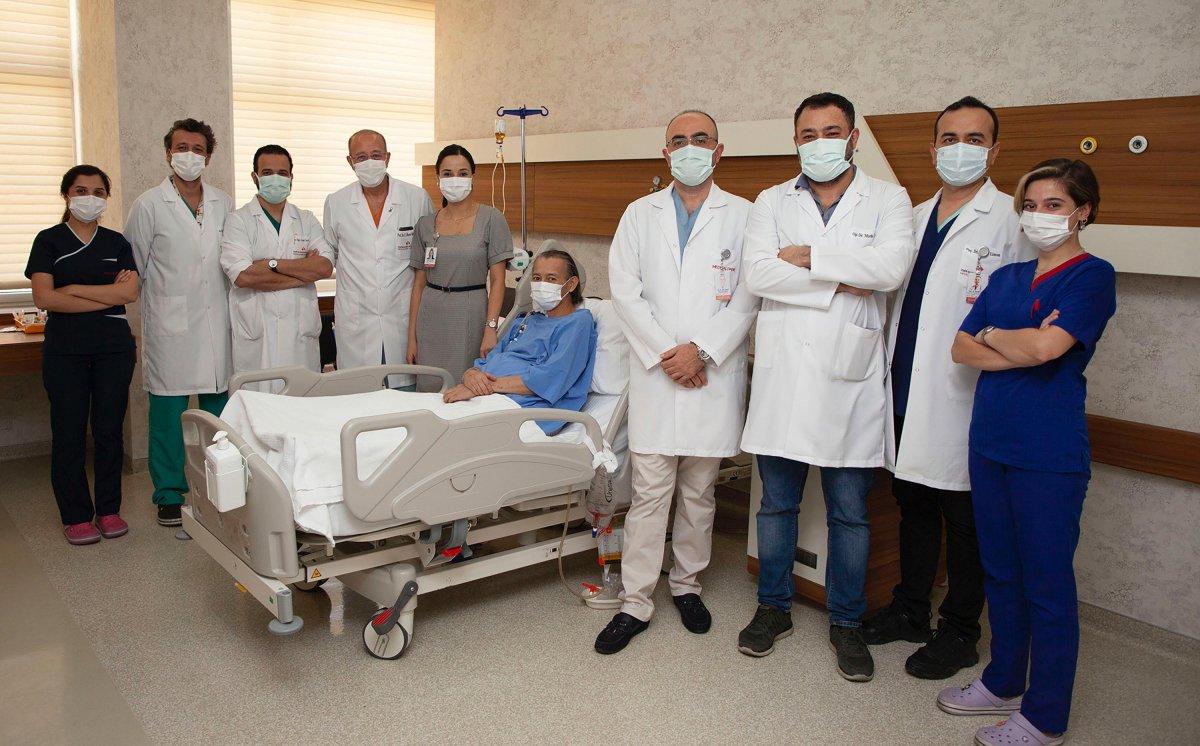 İzmir’de doğum gününde karaciğer nakli yapıldı