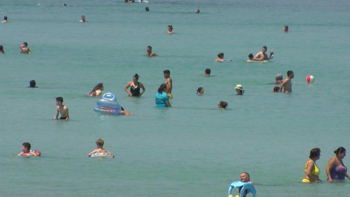 Çeşme'de bayram yoğunluğu