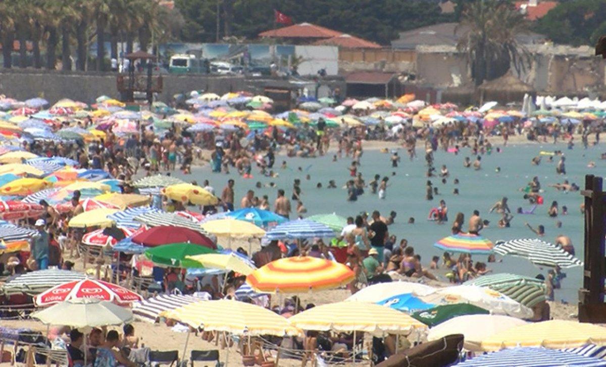 Çeşme'de bayram yoğunluğu