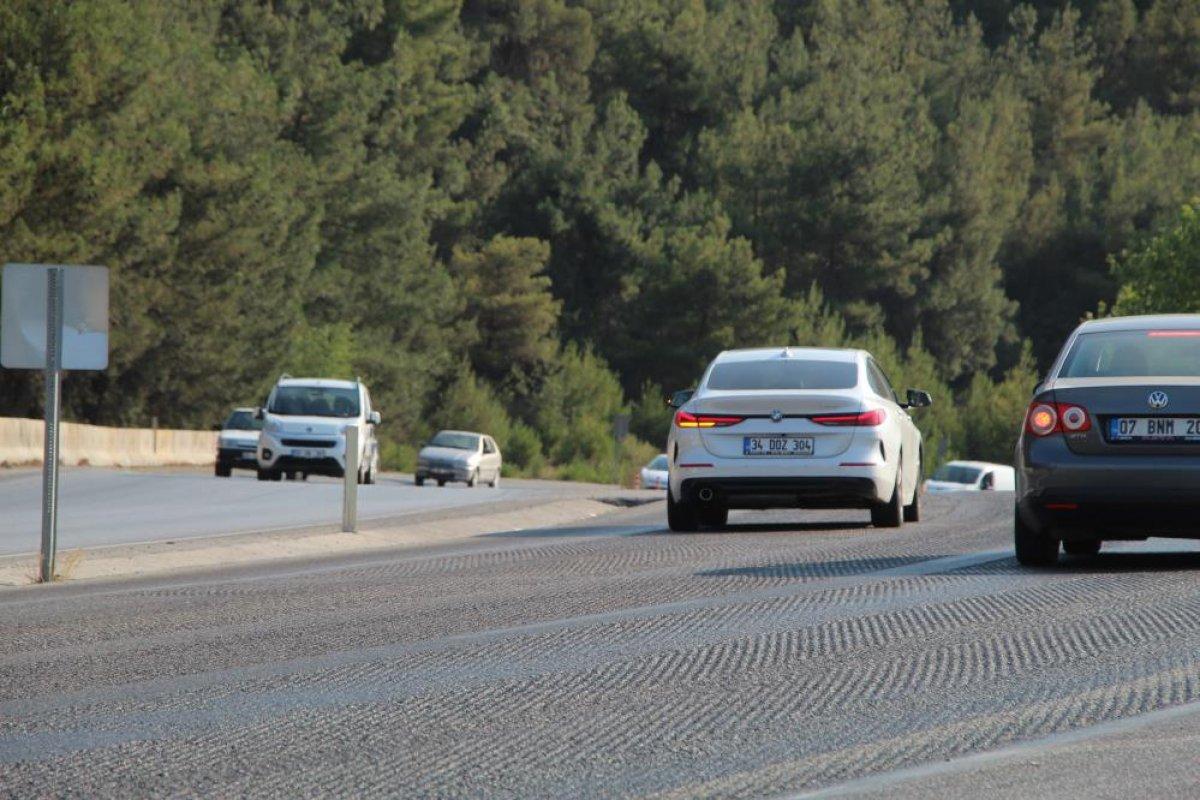 Denizli-Antalya yolunda bayram yoğunluğu