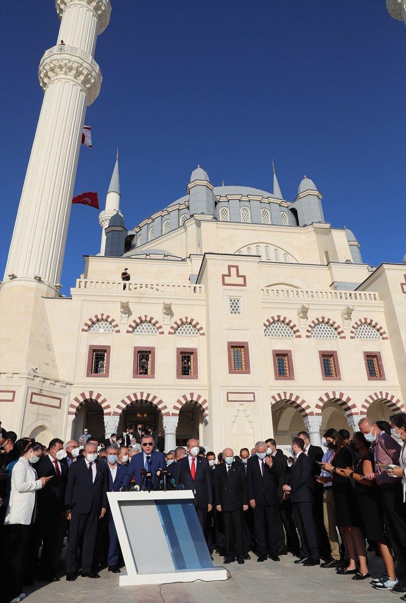 Cumhurbaşkanı Erdoğan, Kurban Bayramı namazını KKTC'de kıldı