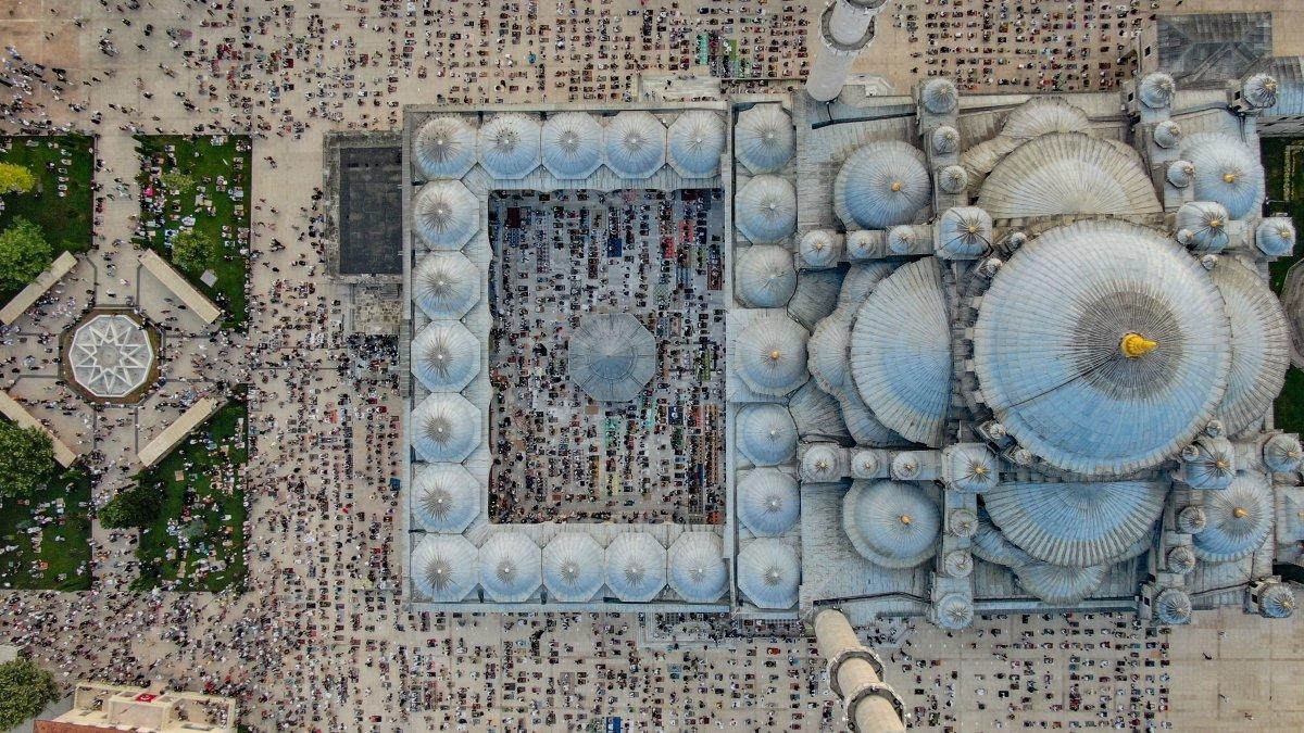 İstanbul'un camilerinde Kurban Bayramı coşkusu