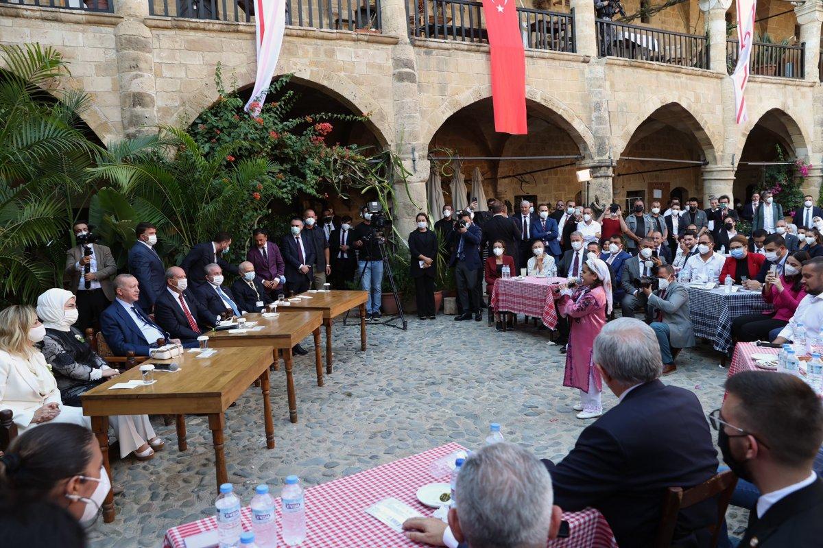 Cumhurbaşkanı Erdoğan KKTC'de gençlerle buluştu