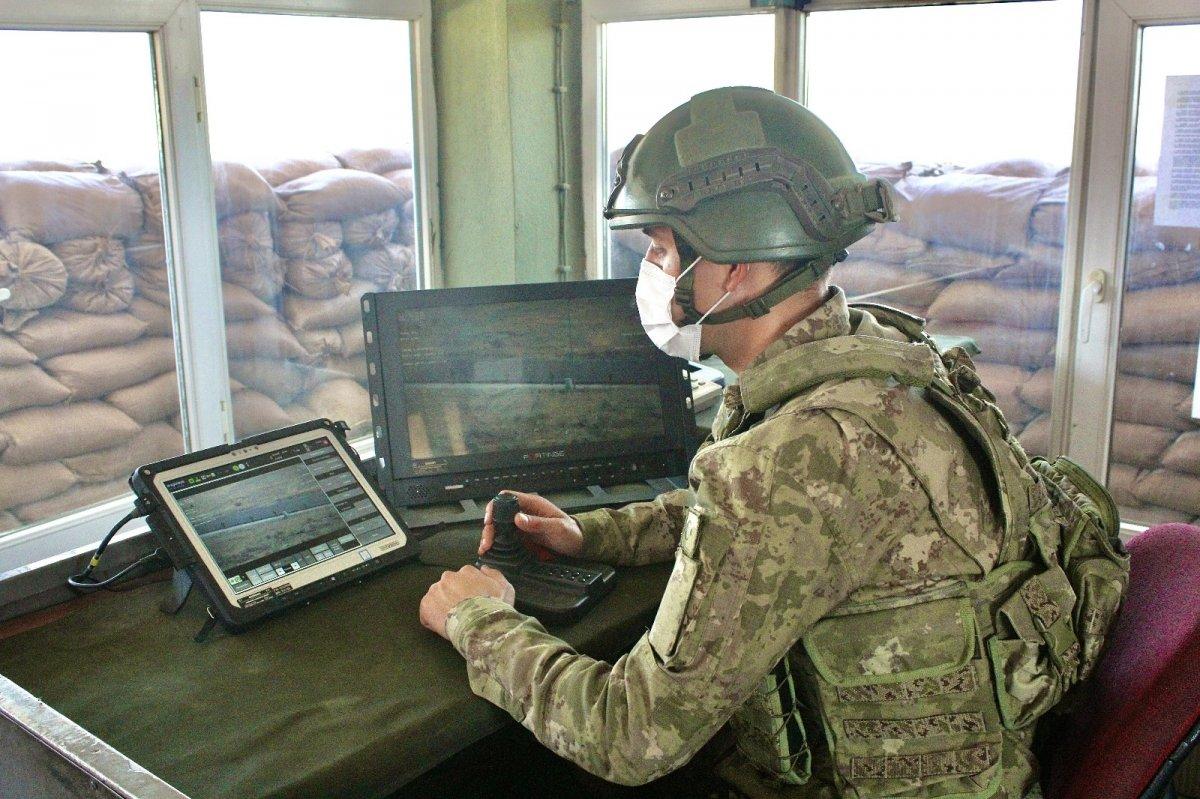 Mehmetçik Kurban Bayramı'nı nöbette geçiriyor