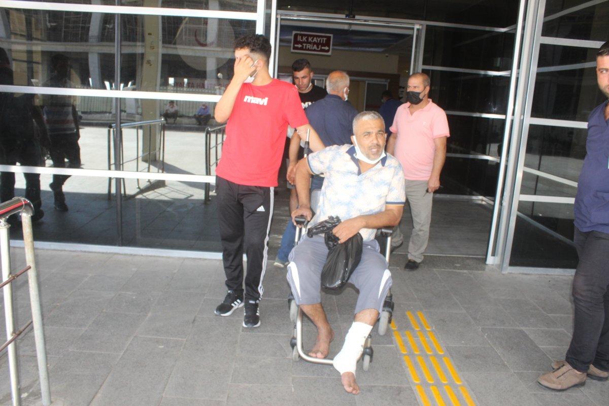 Acemi kasaplar, soluğu hastanede aldı