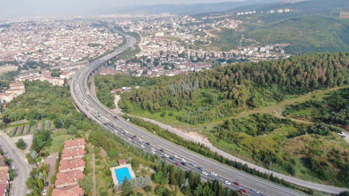 Tatilcilerin yolculuğu TEM'de yoğunluk oluşturdu