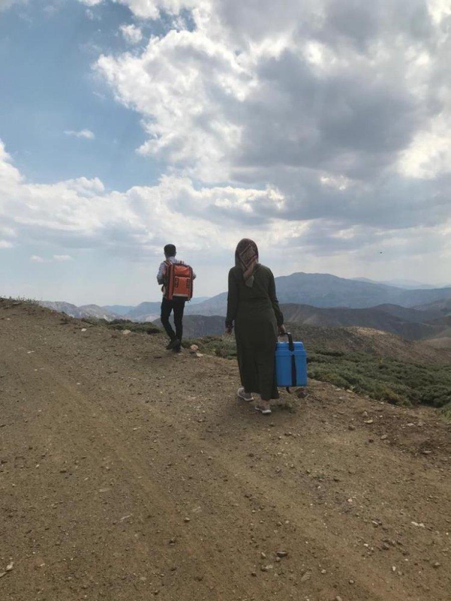 Adıyaman'da aşı timleri 2 bin 300 rakımlı yaylaya çıktı