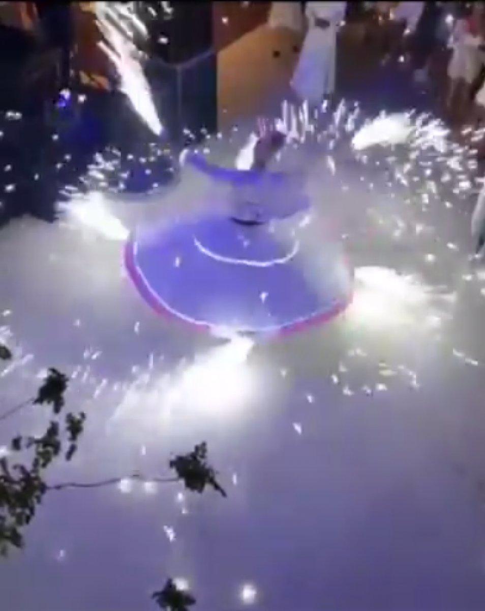 Düğündeki semazen, parti volkanıyla gösteri yaptı