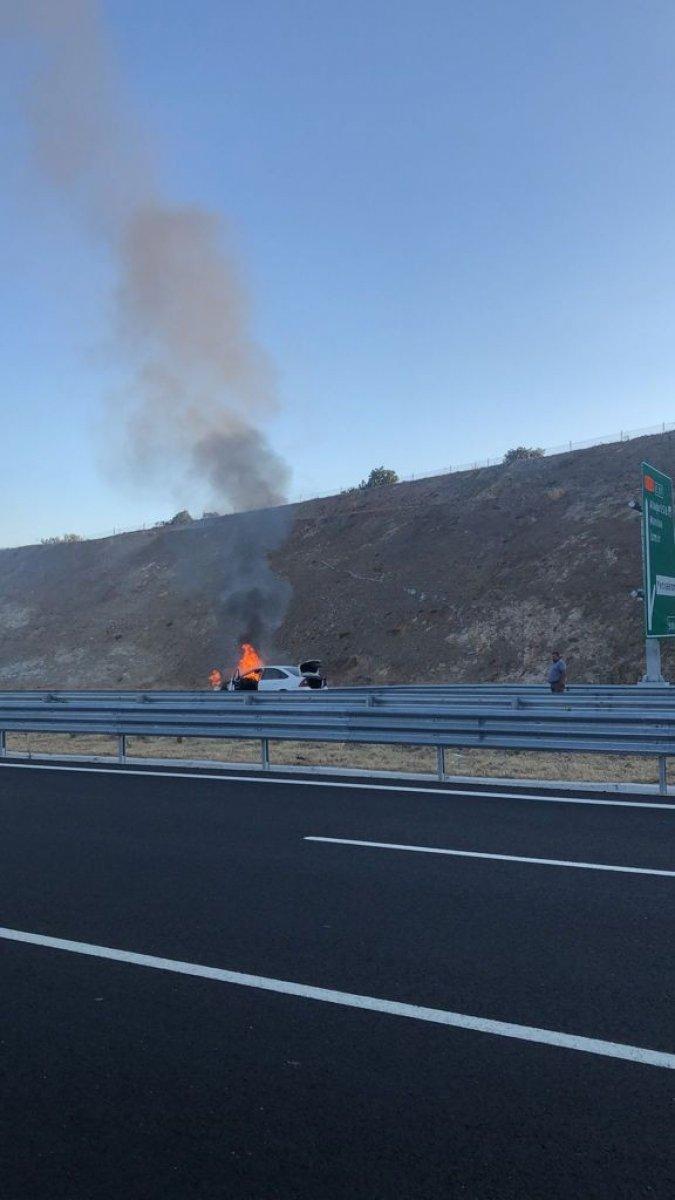 İzmir'de yolcu otobüsü yandı