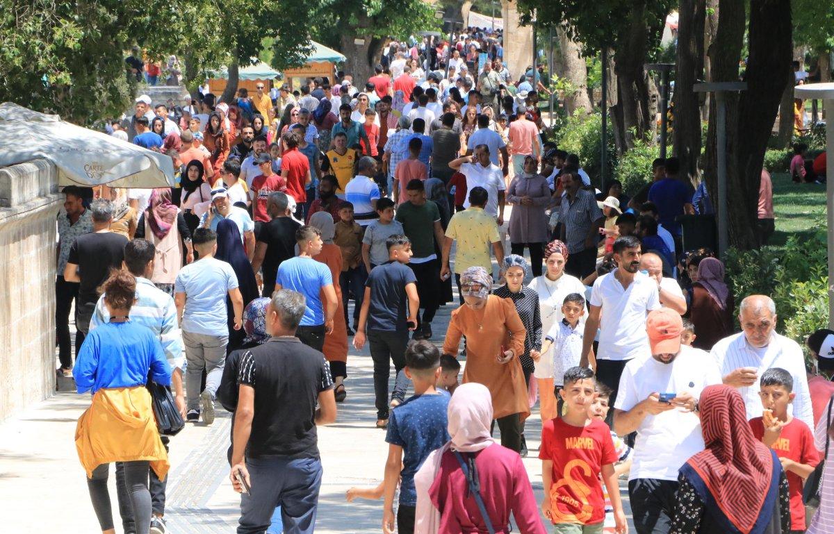 Balıklıgöl yerli ve yabancı turistlerin akınına uğradı