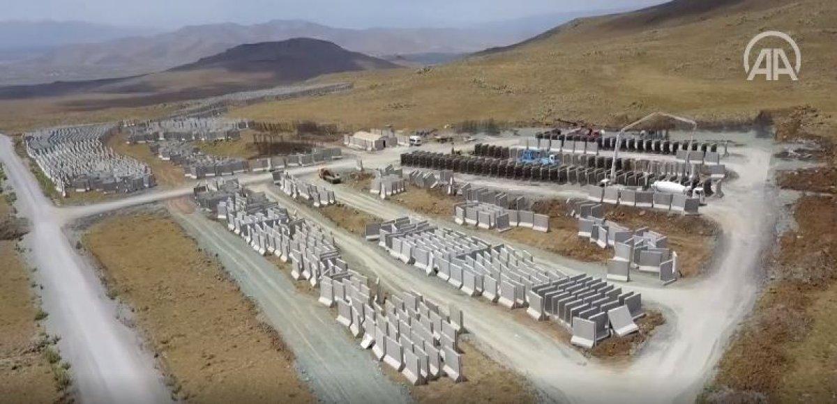 Van-İran sınırına beton duvar