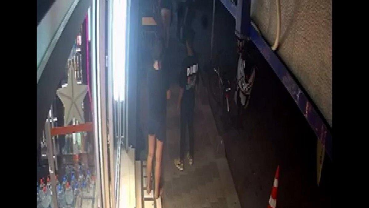 Kartal'da lüks siteye kurşun yağmuru: 15 el ateş edildi